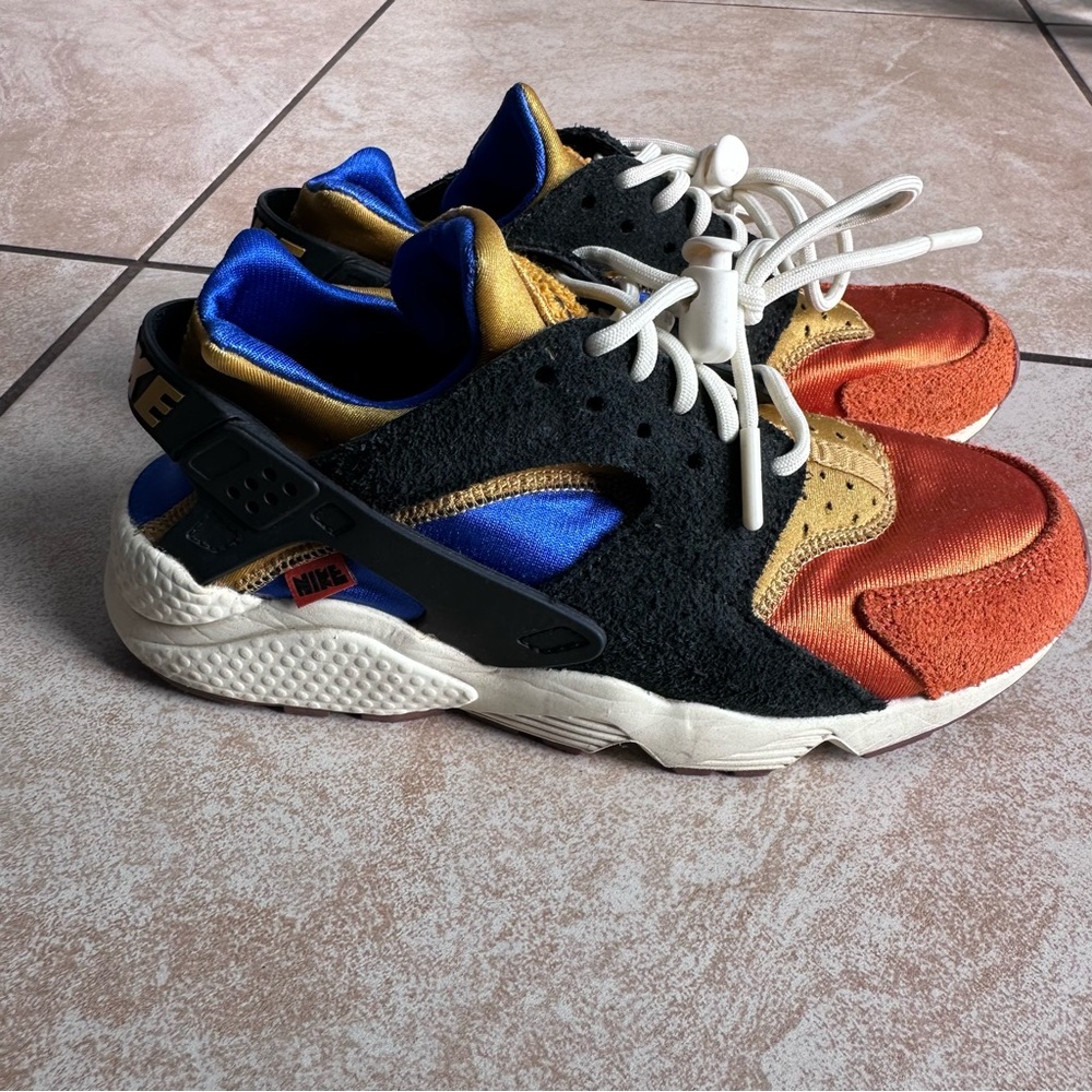 Nike Air Huarache ACG in Campfire Orange women’s  Sneakers in 6.5